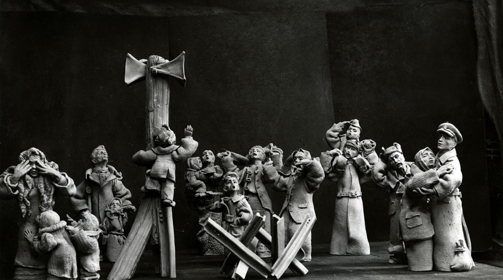 Композиція «Перемога. Повідомлення ТАРС». 1983. Глина, ліплення